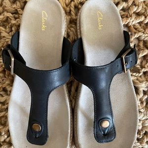 Clarks Tong Sandals